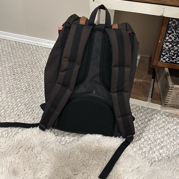 HERSHEL Backpack Little America
Herschel Little America™ Backpack - 30L - Picture 7 of 17